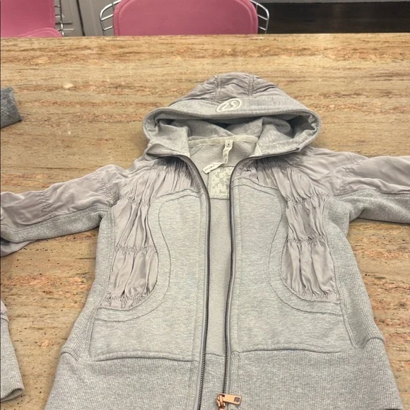 Lululemon Special Edition hooded ruched Warm Up Hooded Jacket Gray 4 RARE - Picture 1 of 13